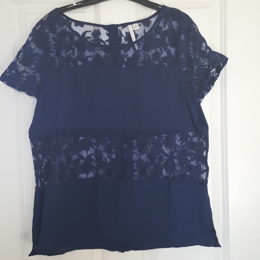 Lauren Conrad lace top